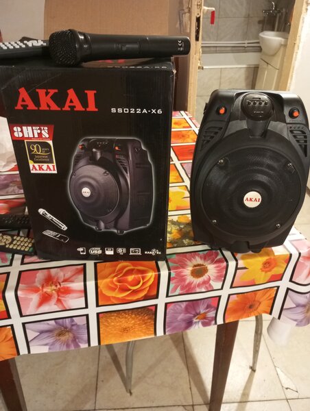 Vand boxa portabila Akay